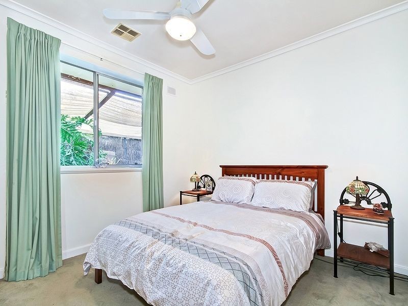 27 Yeldham Drive, Morphett Vale SA 5162