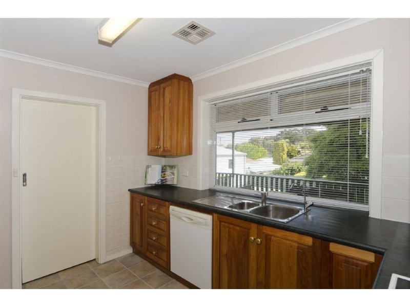 11 Roundaway Crescent, O’halloran Hill SA 5158