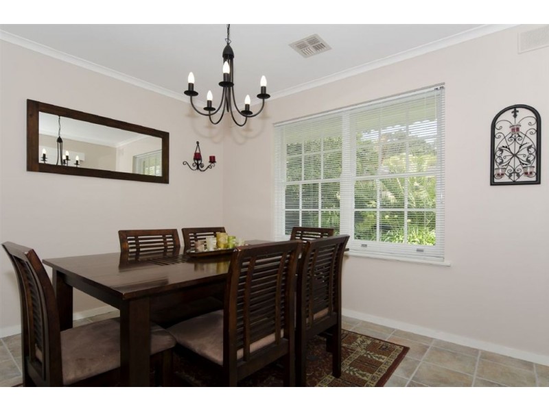 11 Roundaway Crescent, O’halloran Hill SA 5158