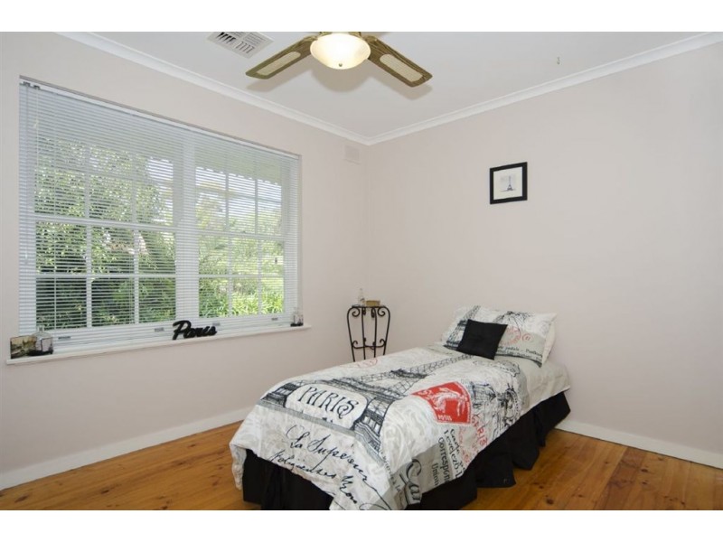 11 Roundaway Crescent, O’halloran Hill SA 5158