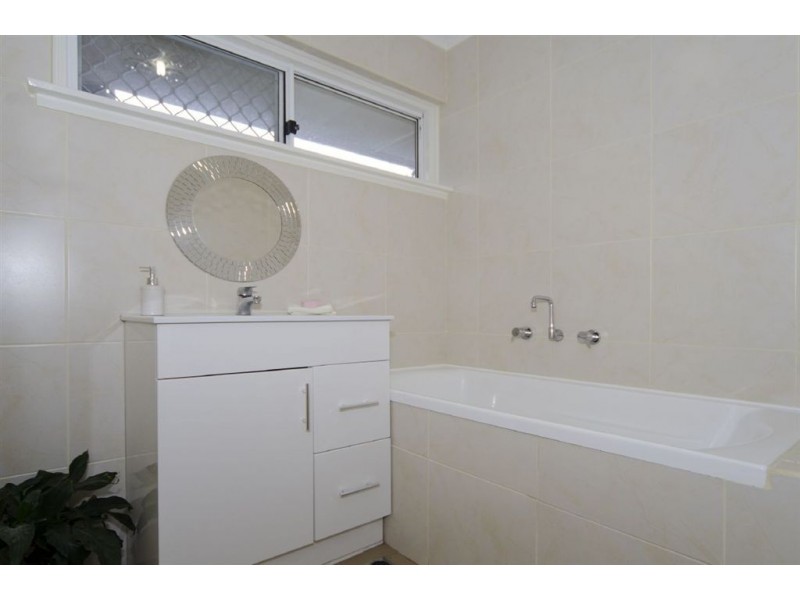 11 Roundaway Crescent, O’halloran Hill SA 5158