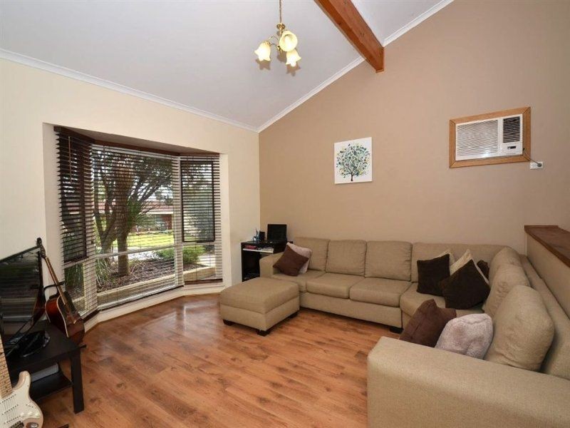8 Sarga Street, Hallett Cove SA 5158