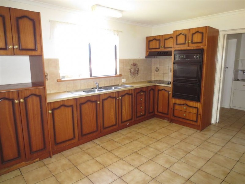 15 Vine Street, Morphett Vale SA 5162