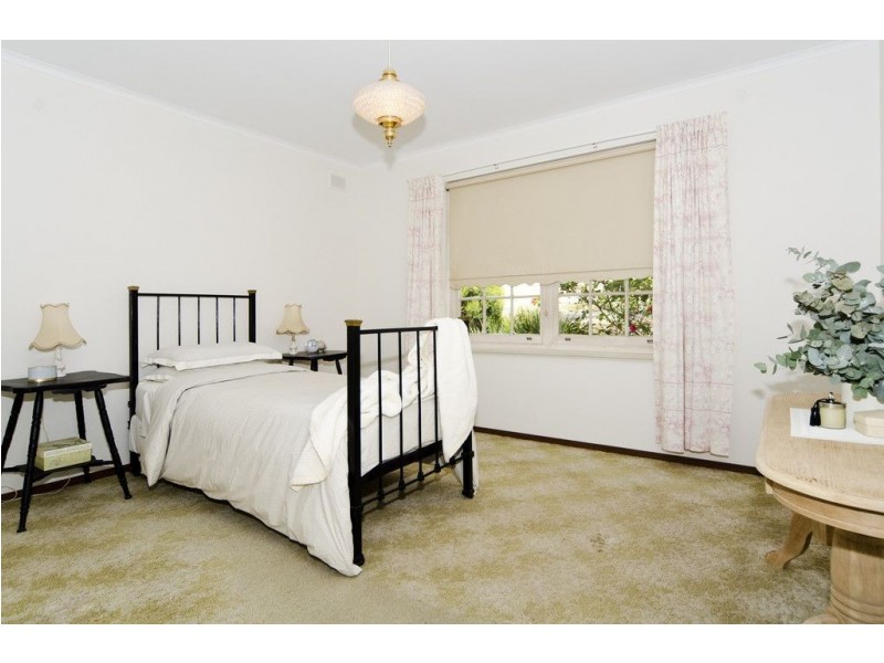 28 Larkdale Crescent, O’halloran Hill SA 5158