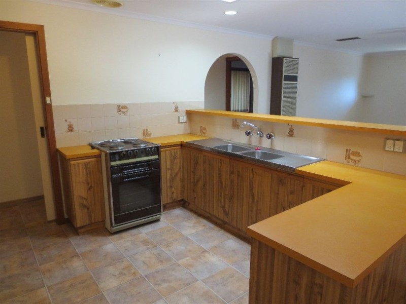 27 Tracy Way, Morphett Vale SA 5162