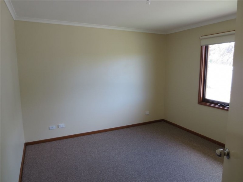 4 Cumberland Crescent, Huntfield Heights SA 5163