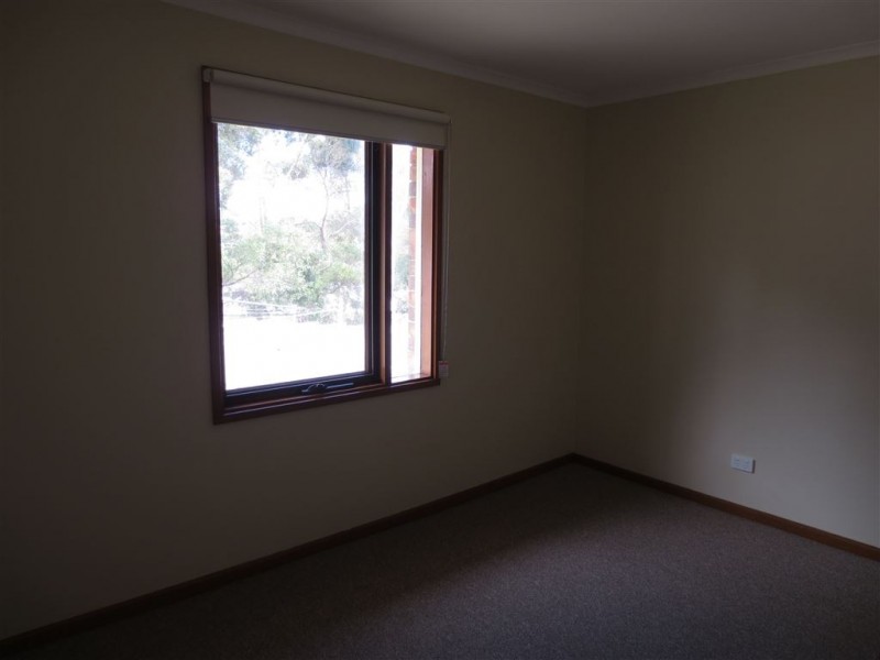 4 Cumberland Crescent, Huntfield Heights SA 5163