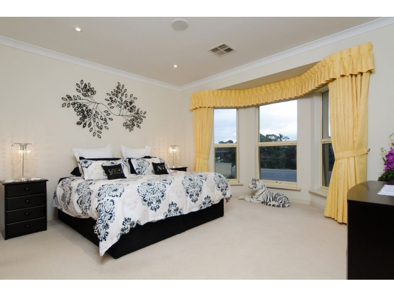 28 Hall Crescent, Old Noarlunga SA 5168