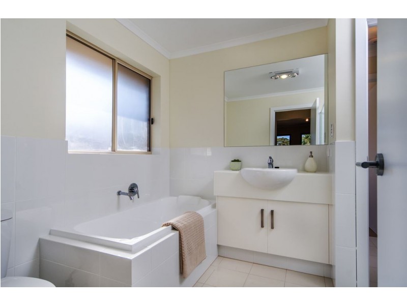 10 Raphael Crescent, Morphett Vale SA 5162