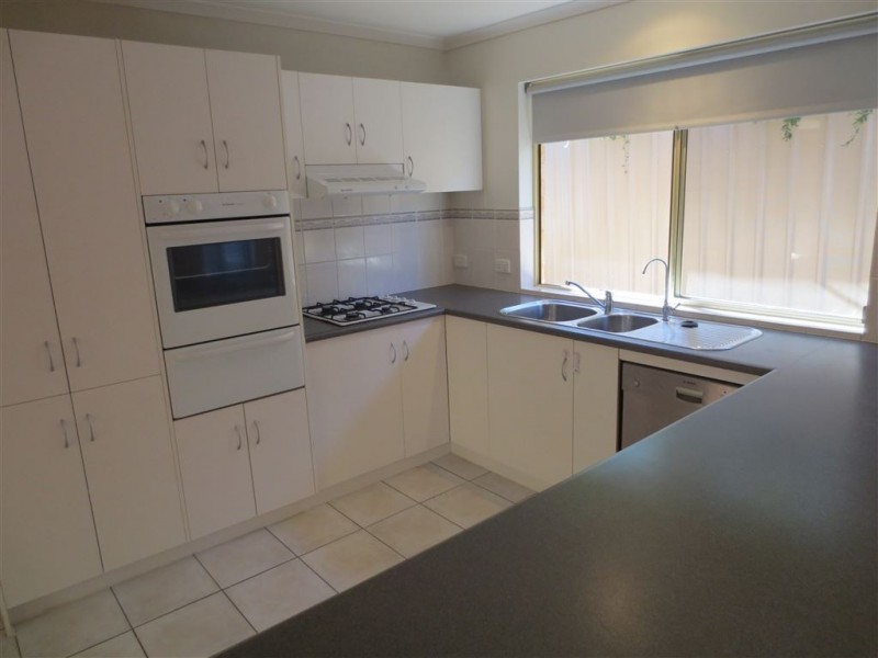 26 Verdant Parade, Woodcroft SA 5162