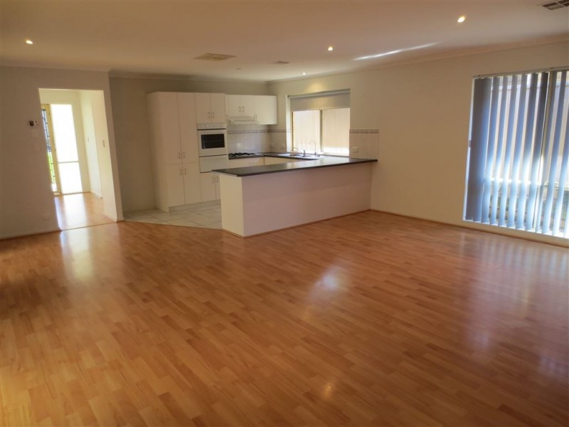 26 Verdant Parade, Woodcroft SA 5162