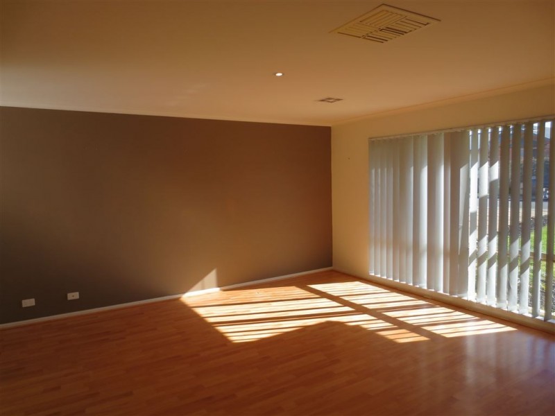 26 Verdant Parade, Woodcroft SA 5162