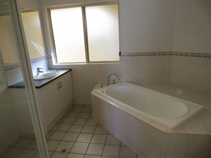 26 Verdant Parade, Woodcroft SA 5162