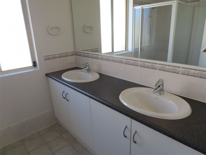 26 Verdant Parade, Woodcroft SA 5162