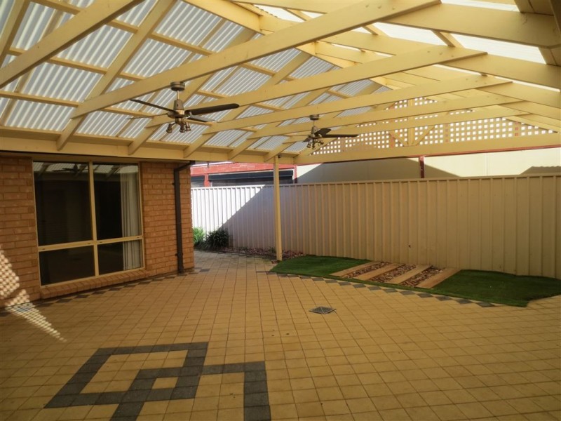 26 Verdant Parade, Woodcroft SA 5162