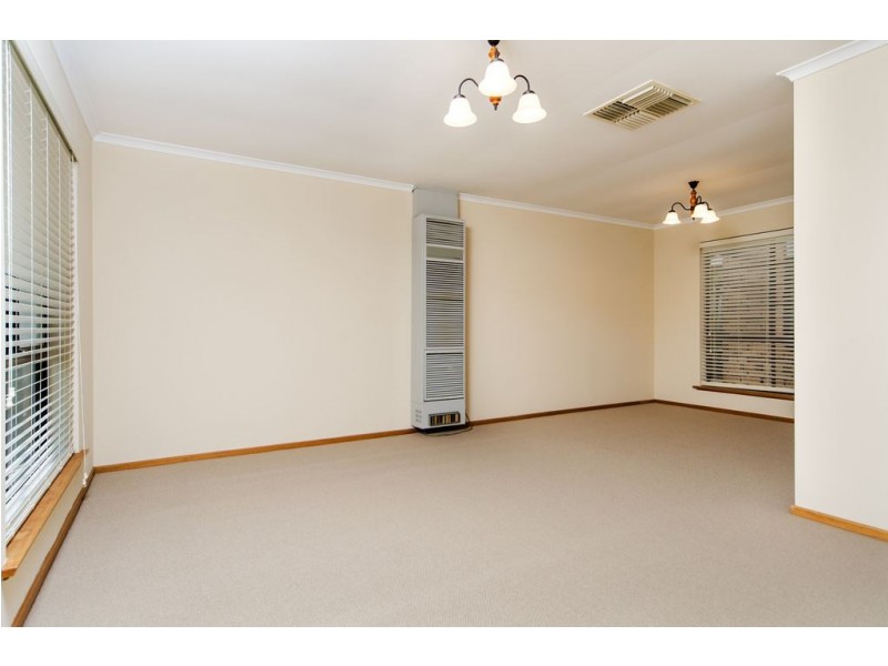 9 Banks Road, Woodcroft SA 5162