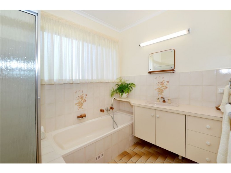 12 Fireball Avenue, Hallett Cove SA 5158