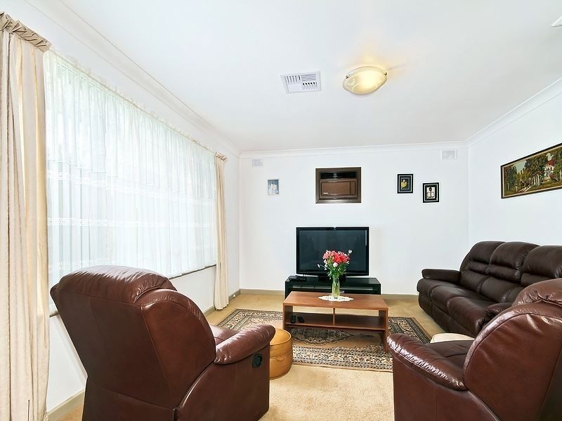 18 Inverness Avenue, Morphett Vale SA 5162