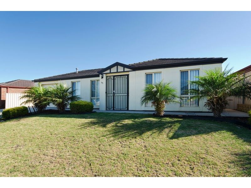 35 Chamberlain Drive, Christie Downs SA 5164
