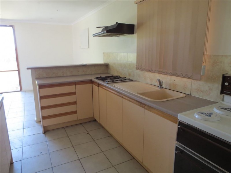 13 Simeon Crescent, Morphett Vale SA 5162