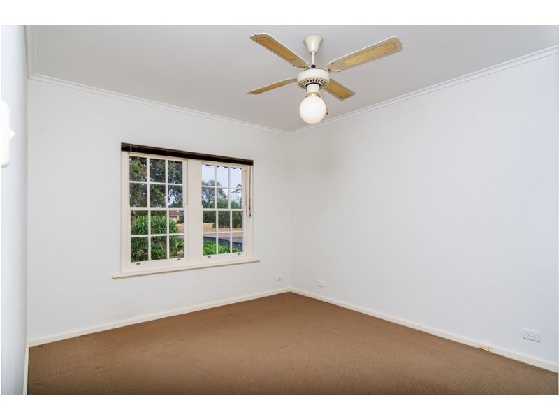 26 Seaview Road, Morphett Vale SA 5162