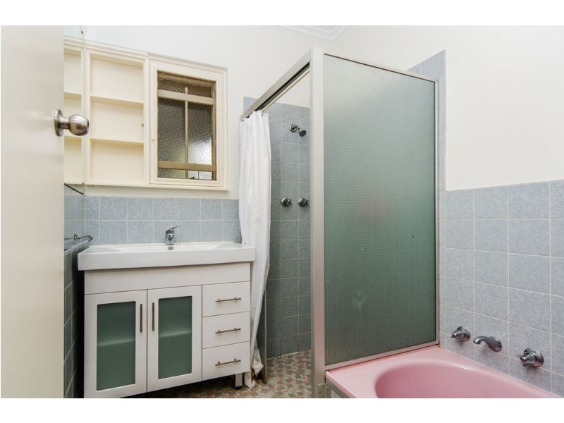 26 Seaview Road, Morphett Vale SA 5162