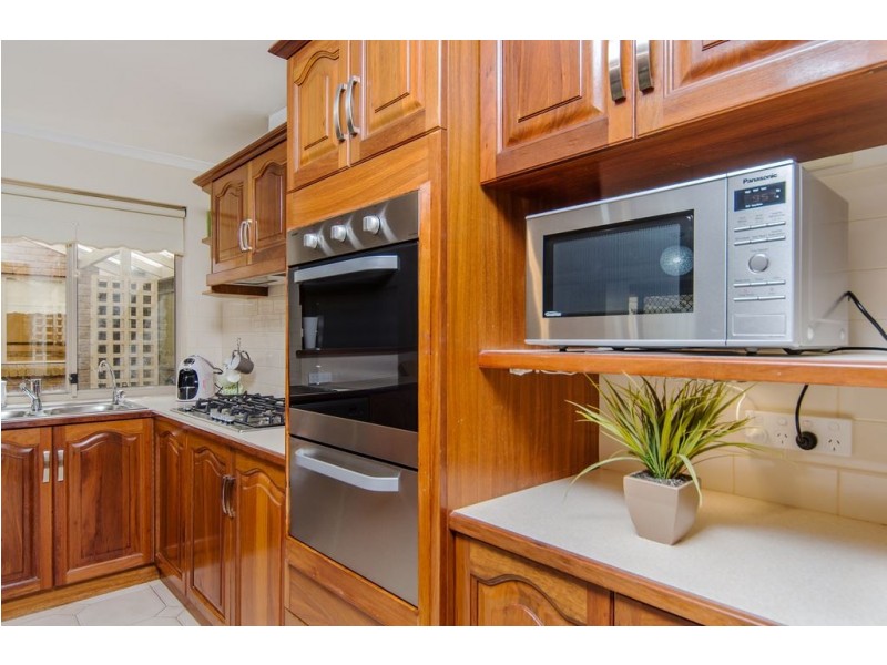 12 Poralka Crescent, Hallett Cove SA 5158