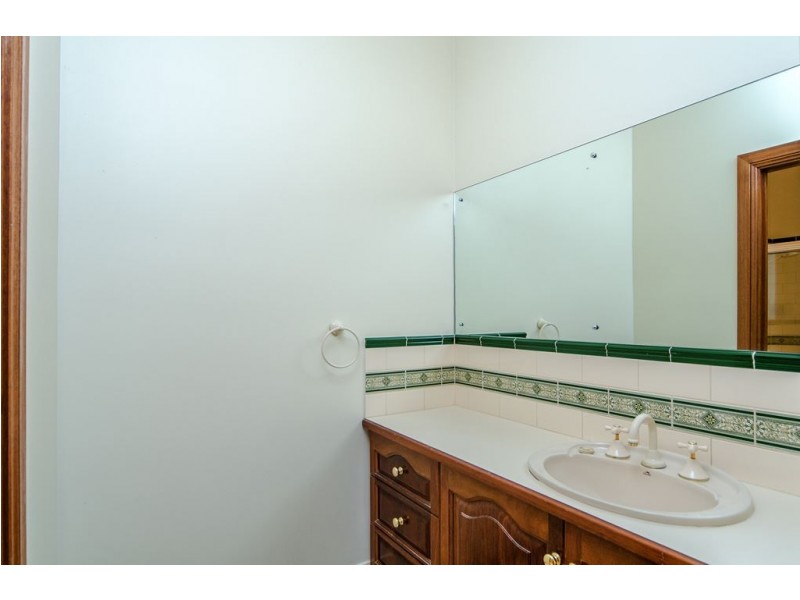 12 Poralka Crescent, Hallett Cove SA 5158