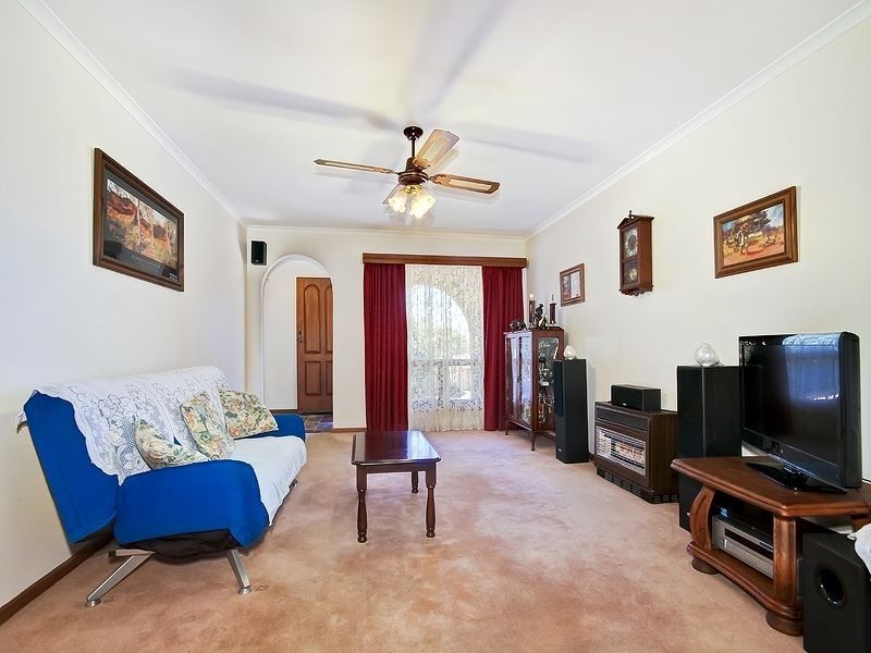 16 Glenhelen Road, Morphett Vale SA 5162