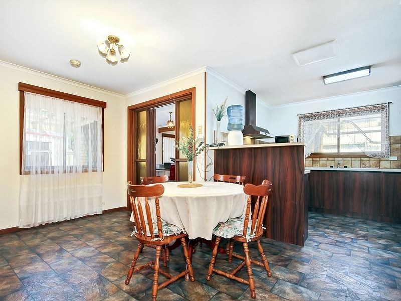 16 Glenhelen Road, Morphett Vale SA 5162