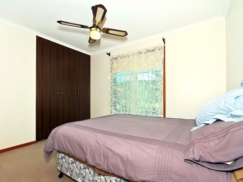 16 Glenhelen Road, Morphett Vale SA 5162