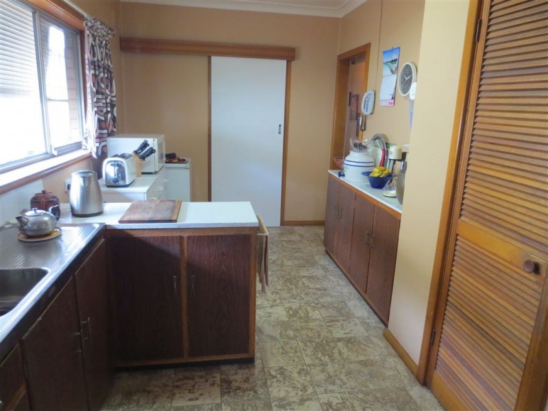 11 Ray Avenue, Morphett Vale SA 5162