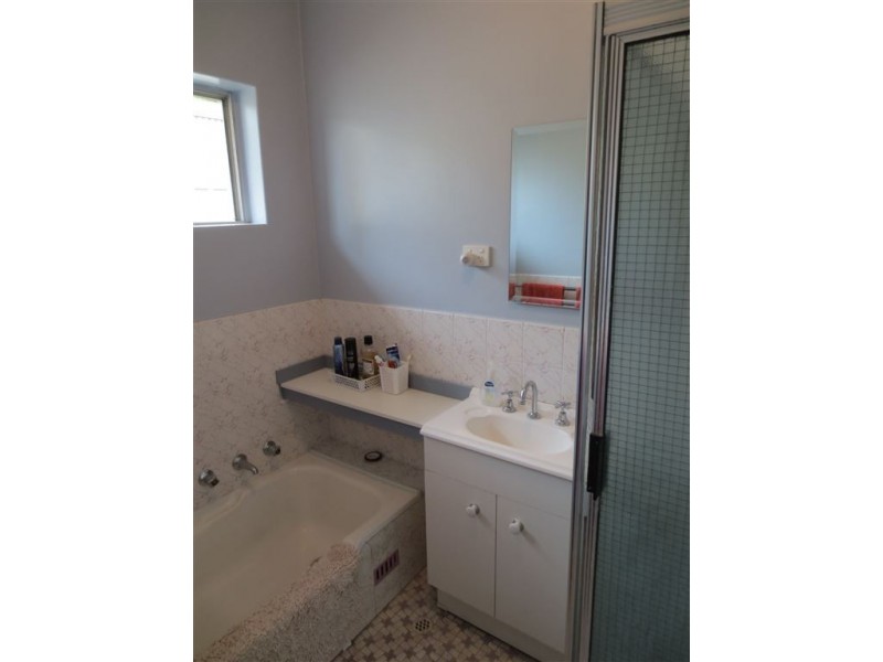 11 Ray Avenue, Morphett Vale SA 5162