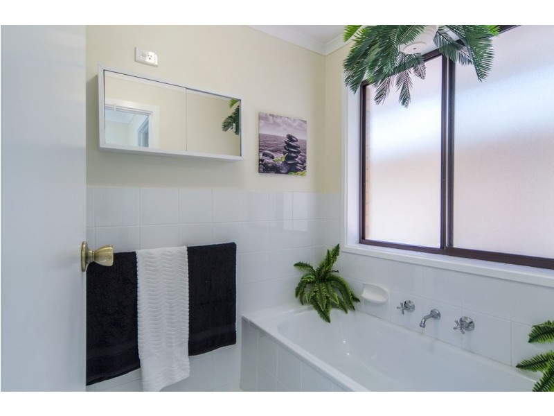 6 Capilano Court, Morphett Vale SA 5162