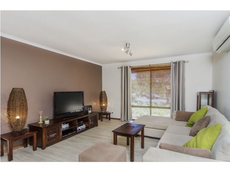 35 Oslo Crescent, Hackham West SA 5163
