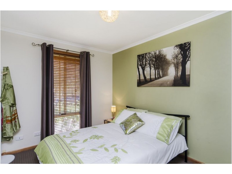 35 Oslo Crescent, Hackham West SA 5163