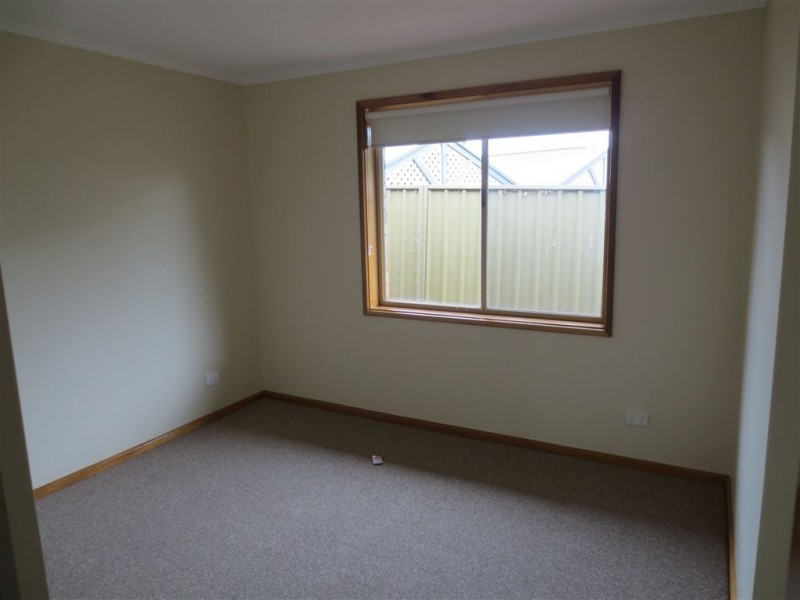 4 Hendrix Crescent, Woodcroft SA 5162