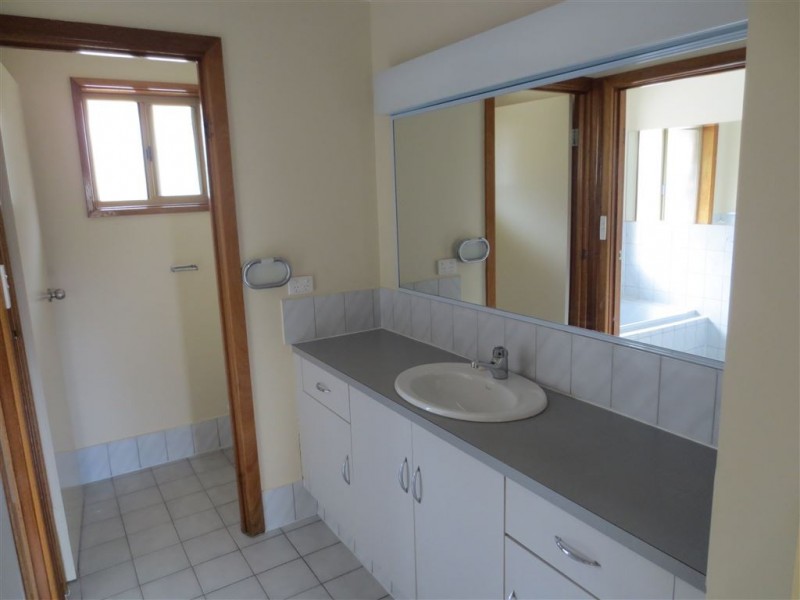 4 Hendrix Crescent, Woodcroft SA 5162