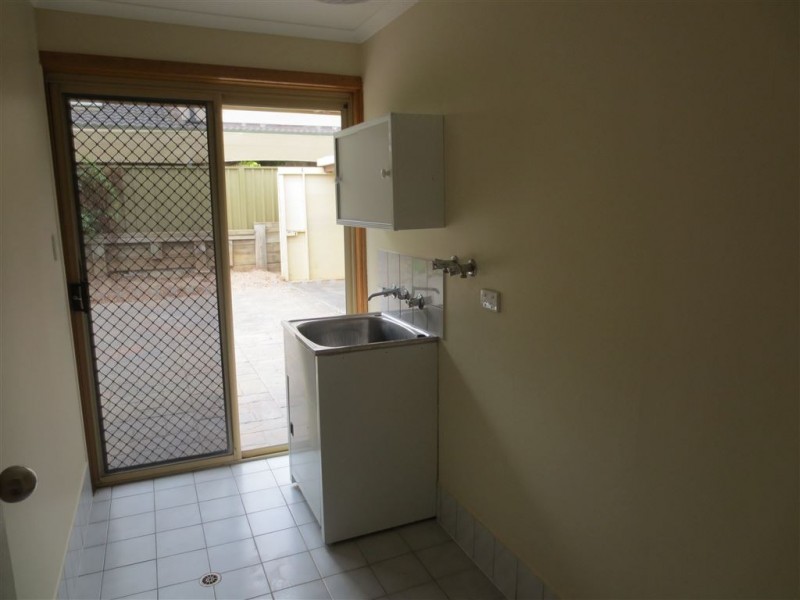 4 Hendrix Crescent, Woodcroft SA 5162