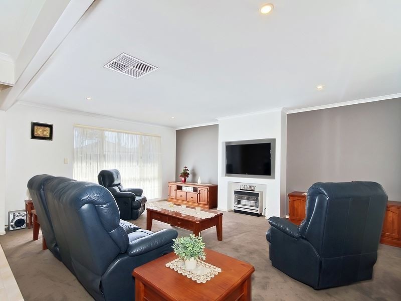 27 Berenwode Cct, Morphett Vale SA 5162