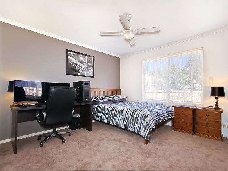 27 Berenwode Cct, Morphett Vale SA 5162