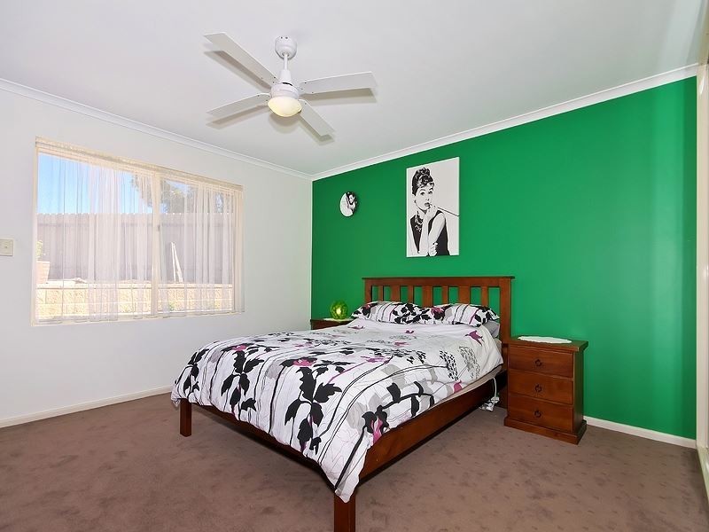 27 Berenwode Cct, Morphett Vale SA 5162