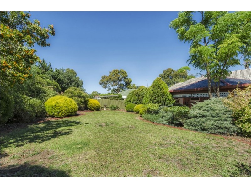 30 Heysen Drive, Trott Park SA 5158