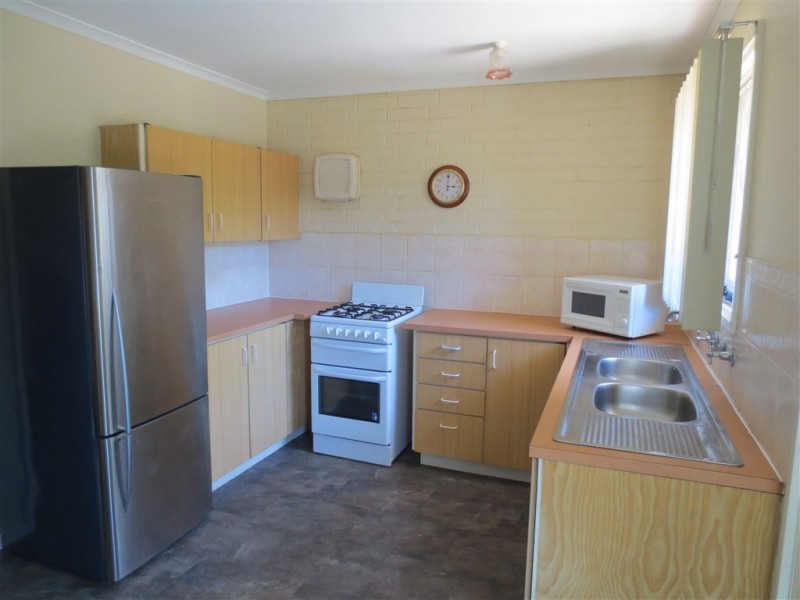 2 Fonda Court, Christie Downs SA 5164