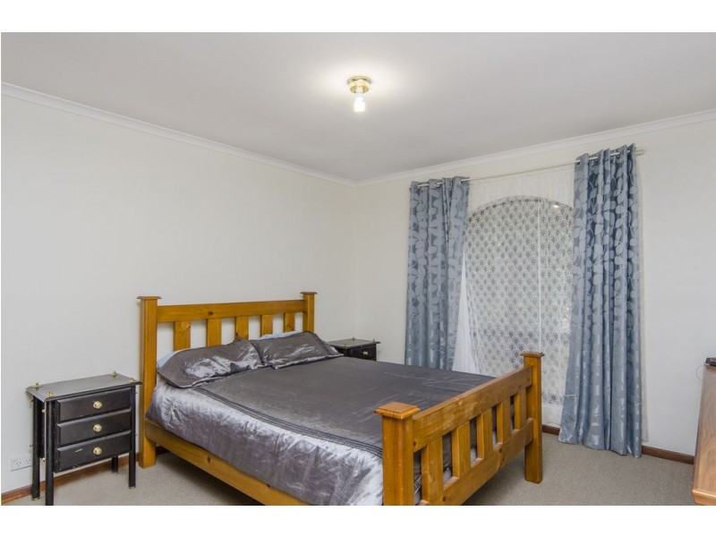 9 Bradman Court, Morphett Vale SA 5162