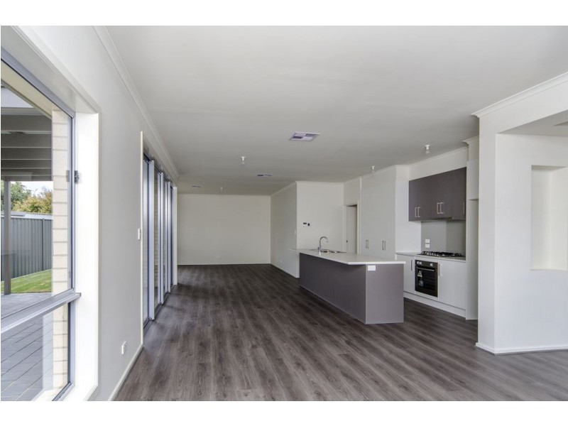 4 Parsons Avenue, Morphett Vale SA 5162