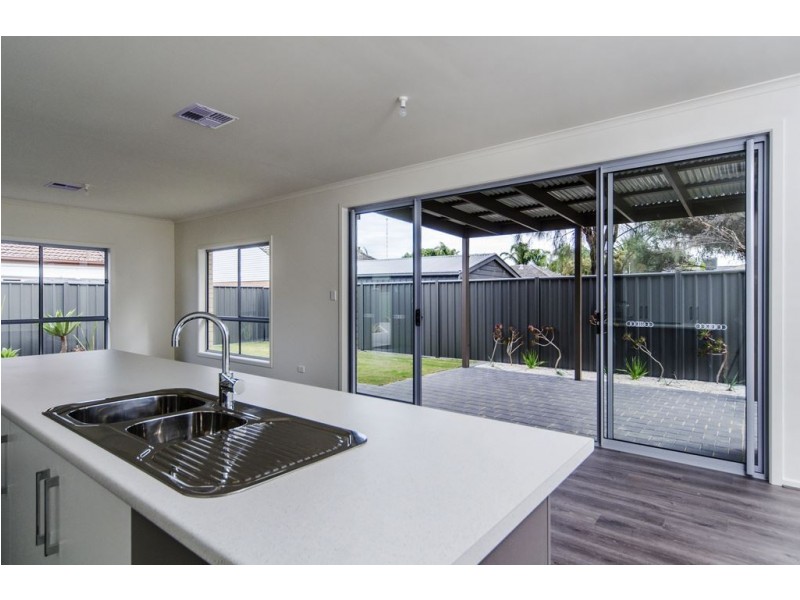 4 Parsons Avenue, Morphett Vale SA 5162