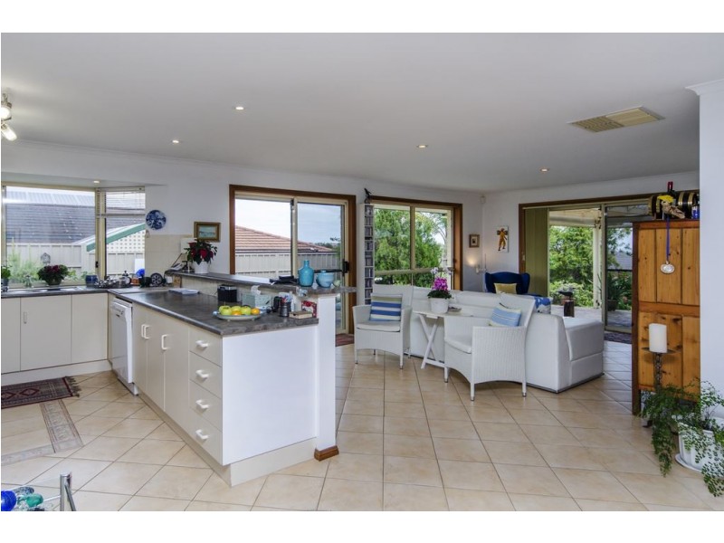 32 Grand Boulevard, Seaford Rise SA 5169