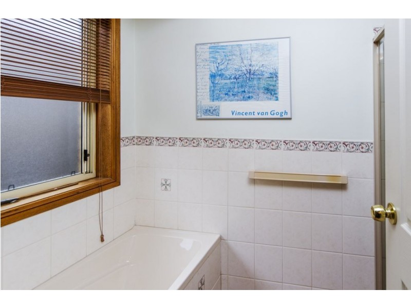 32 Grand Boulevard, Seaford Rise SA 5169