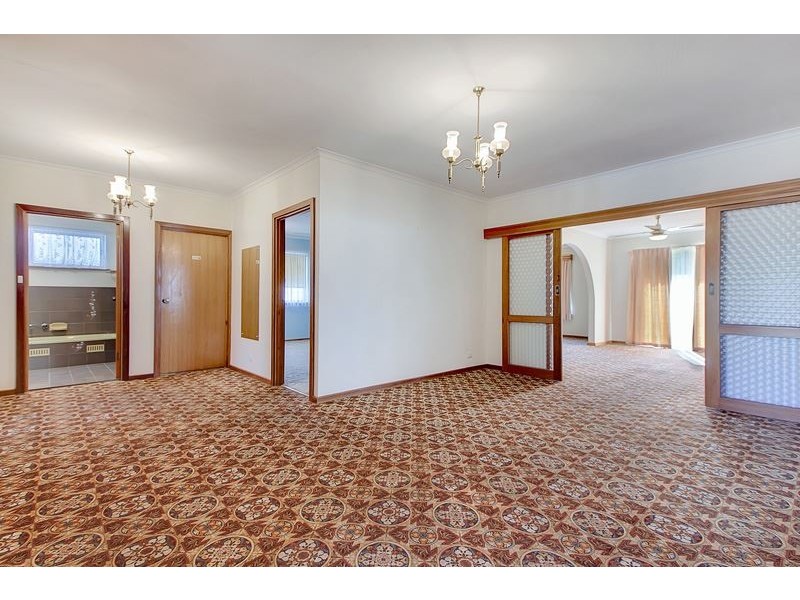 15 Regent Street, Moana SA 5169